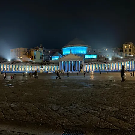 Апартаменты House Black 15 Неаполь